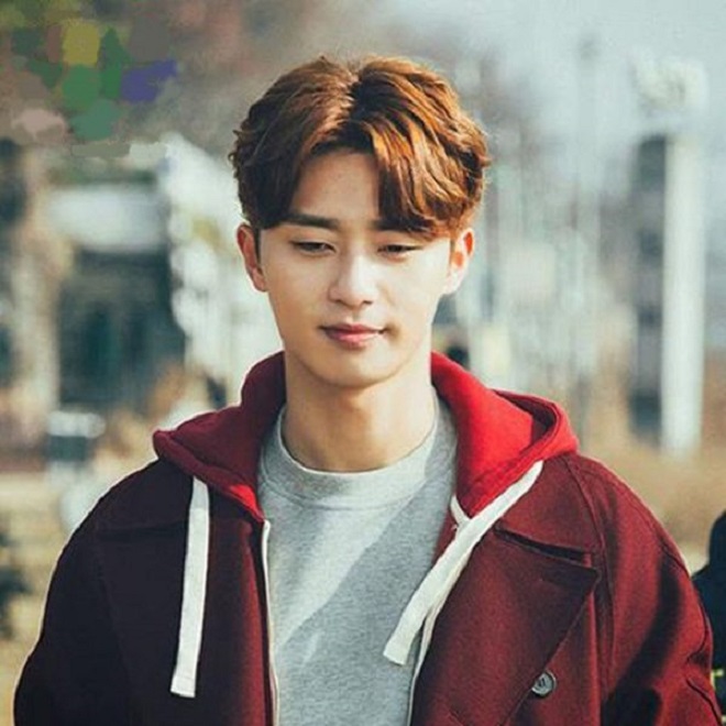 park bo gum mặt dài cắt tóc kiểu uốn phồng hai mái đẹp trai